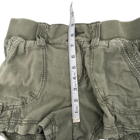 Maurices Women’s Linen Blend Mid Rise Shorts Hunter Green - Picture 12 of 14